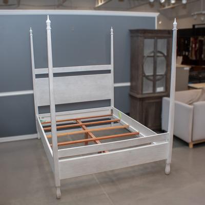 White Noir Queen Venice Poster Bed 