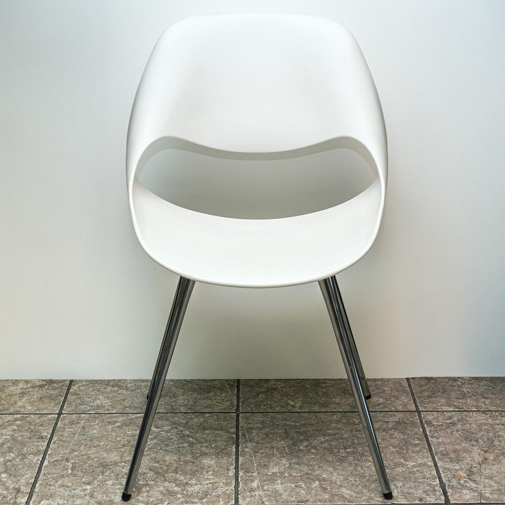 Dauphin White Little Perillo Hard Shell Office Chair