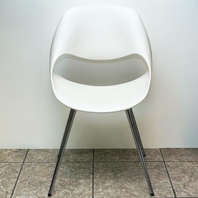 Dauphin White Little Perillo Hard Shell Office Chair