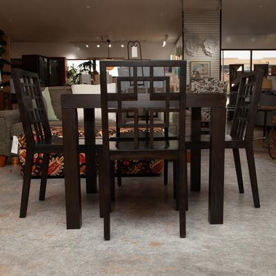 Square Table/ 4 Chairs