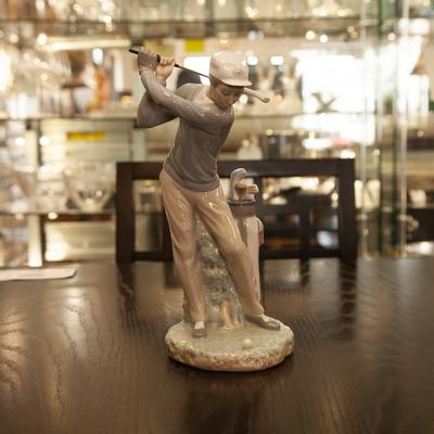 Golfer Statue