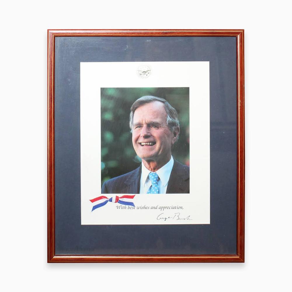 Signed George Bush Photo