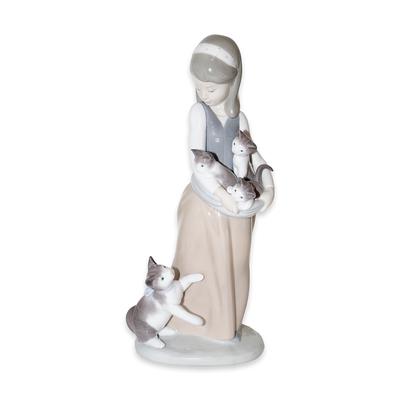 Lladro Girl with Cats #1309 